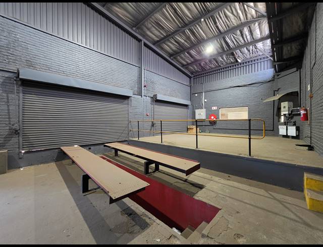 2,200M² WAREHOUSE TO LET IN WADEVILLE